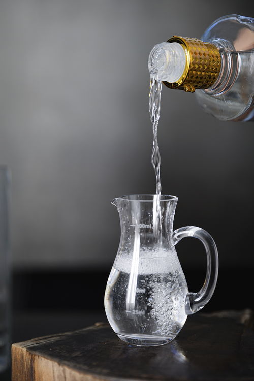 白酒送禮有講究，濃香與醬香大不同——酒迎天下為您詳解